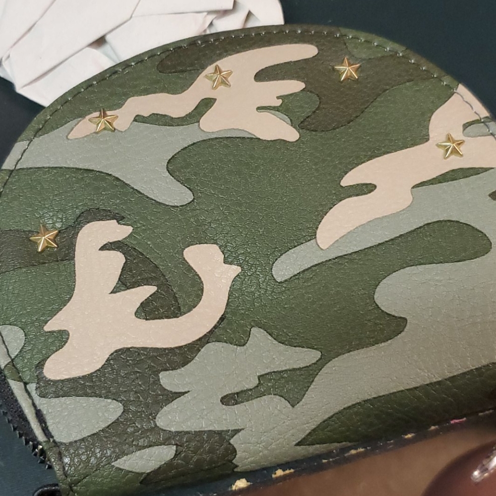 👛3/$10🛍 Mini Camo Purse